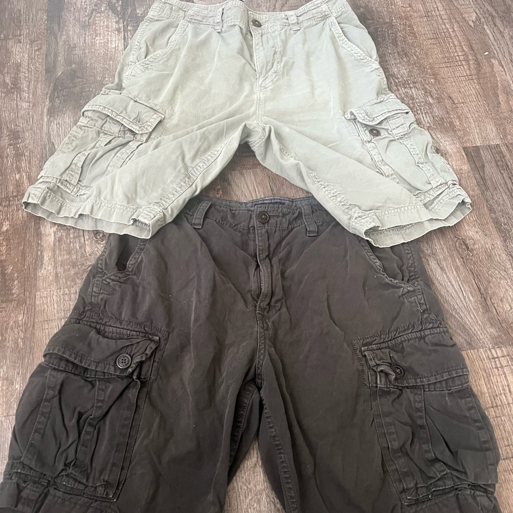2 American Eagle Paratrooper Baggy Cargo Shorts Green  and gray Mens 32